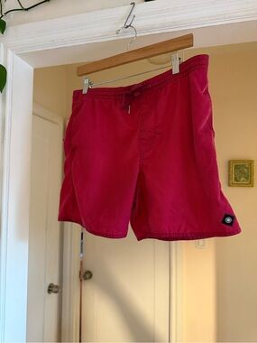 Rhythm magenta beach shorts size medium